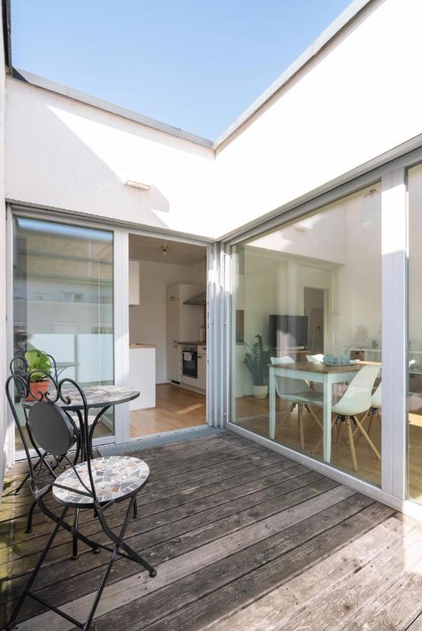 Helles, Neues Dg Apartment Mit Blick Zum Donauturm ウィーン エクステリア 写真