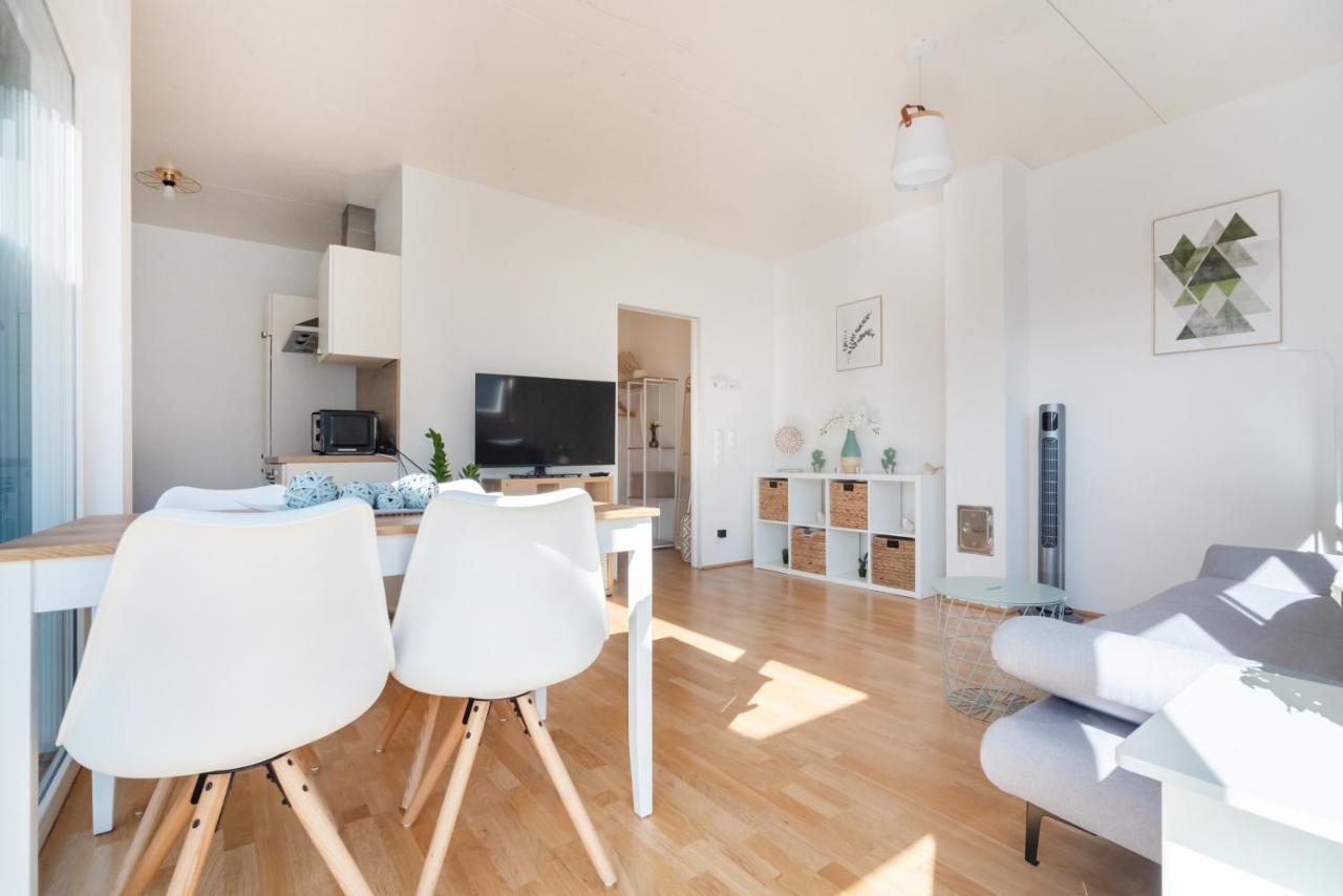 Helles, Neues Dg Apartment Mit Blick Zum Donauturm ウィーン エクステリア 写真