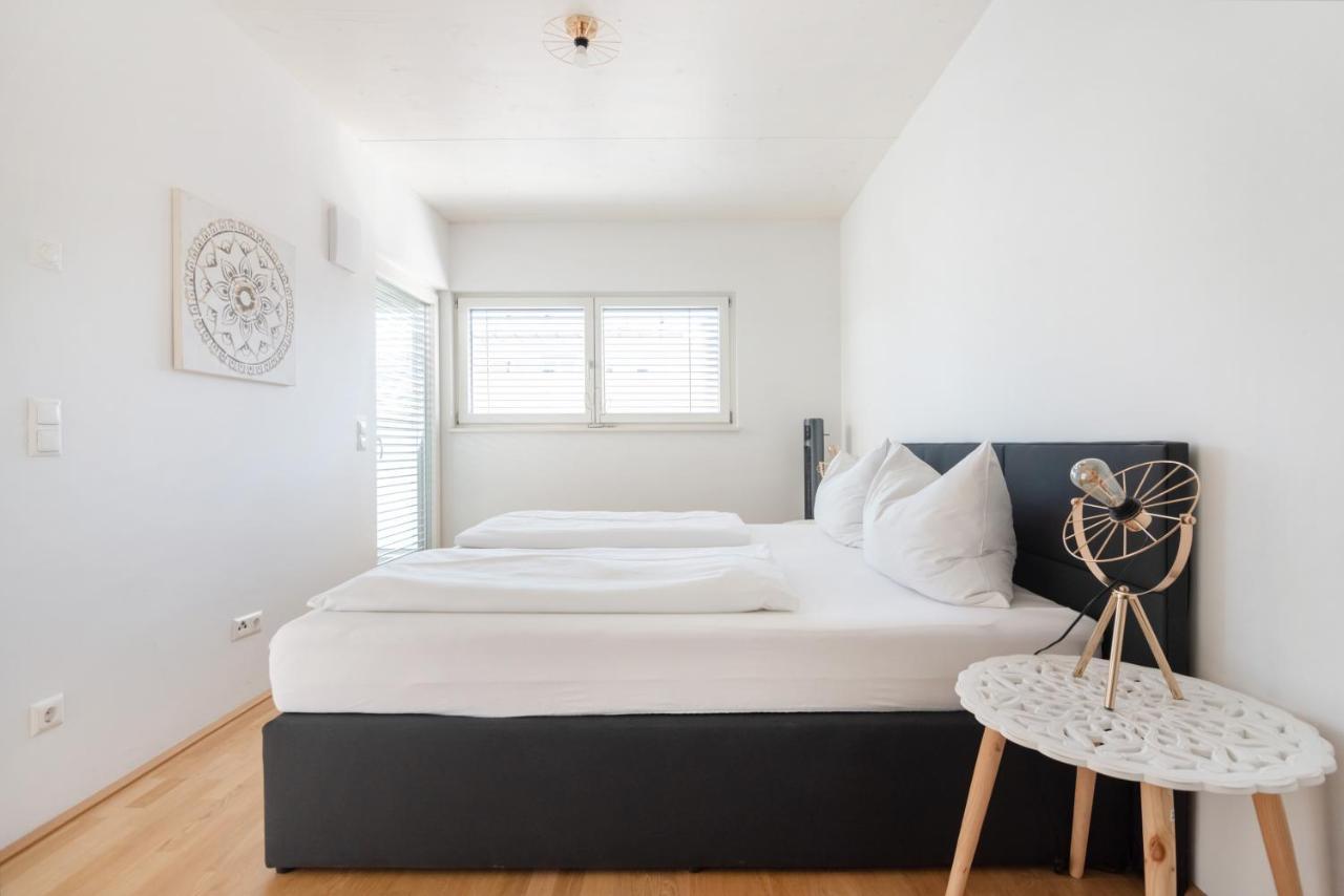 Helles, Neues Dg Apartment Mit Blick Zum Donauturm ウィーン エクステリア 写真