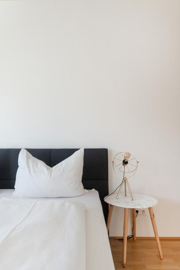 Helles, Neues Dg Apartment Mit Blick Zum Donauturm ウィーン エクステリア 写真