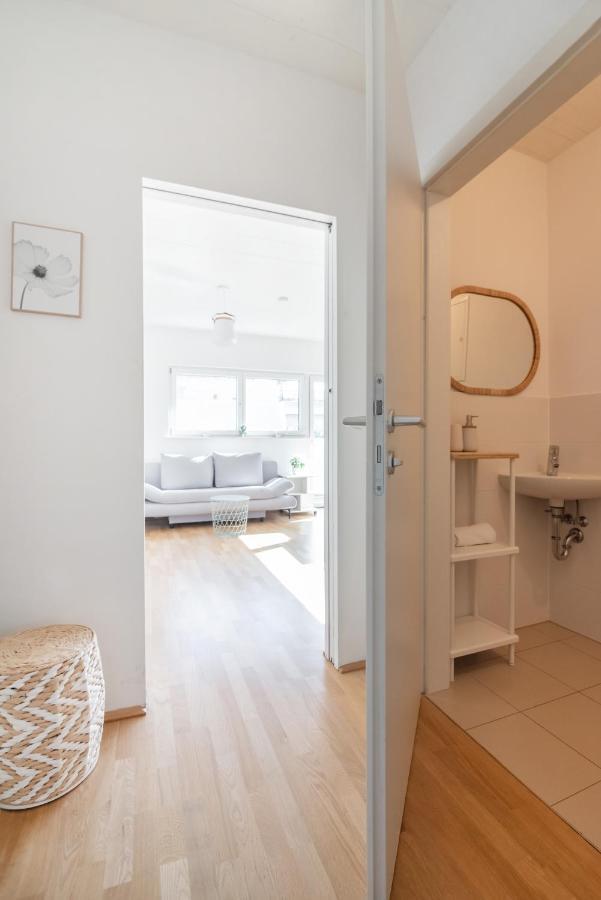 Helles, Neues Dg Apartment Mit Blick Zum Donauturm ウィーン エクステリア 写真